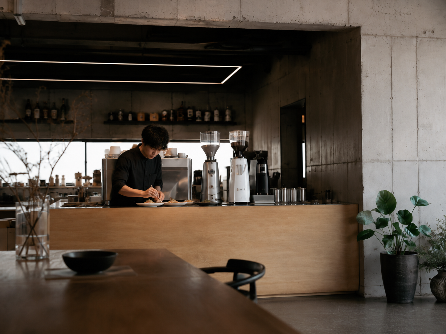 窓辺のカフェの席